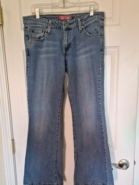 Levis Women's Size 13  524 Too Superlow Flare Jeans